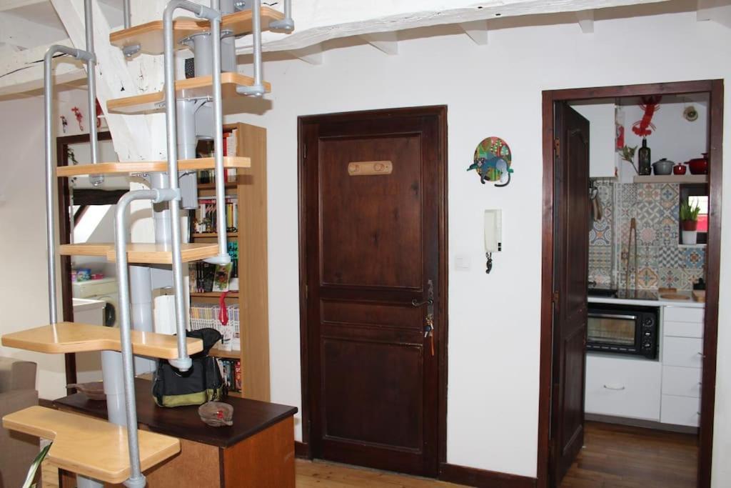 Charmant Appartement Vieux Tours Exterior foto